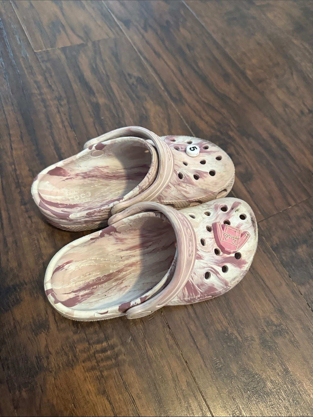 CROCS Kids Marbled Pink & Cream Clog Sandals
